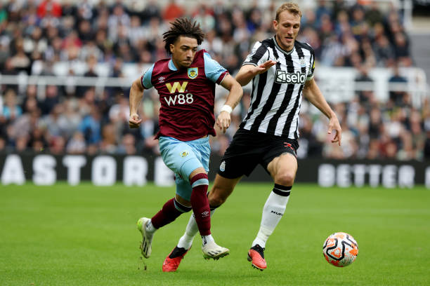 立下了汗马 立下了汗马